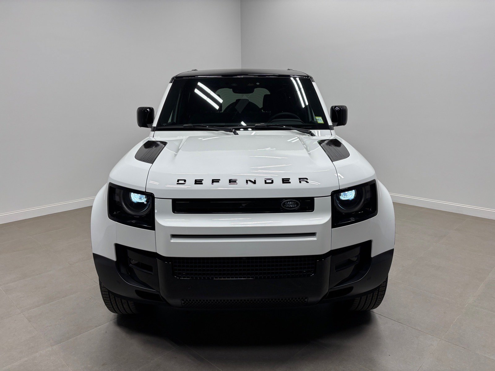 Used 2026 Land Rover Defender 110 S AWD/4WD image 3