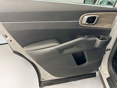 Used 2023 Kia Sorento S w/ Panoramic Sunroof Package AWD/4WD image 28