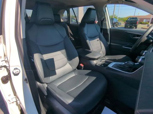 Used 2021 Toyota RAV4 XLE Premium AWD/4WD image 25