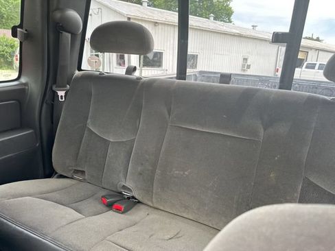 Used 2005 GMC Sierra 1500 SLE w/ Safe And Sound Package AWD/4WD image 24