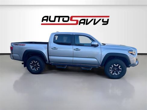 Used 2021 Toyota Tacoma TRD Off-Road image 8