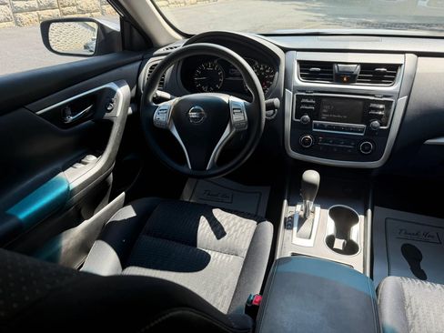 Used 2016 Nissan Altima 2.5 S w/ Power Driver Seat Package FWD image 12