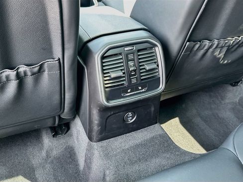 Certified 2023 Porsche Macan S AWD/4WD image 27