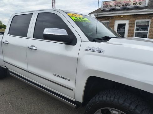 Used 2018 Chevrolet Silverado 1500 High Country AWD/4WD image 4