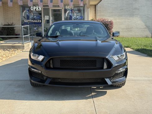 Used 2015 Ford Mustang Coupe RWD image 2