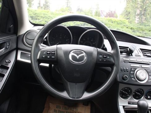 Used 2011 MAZDA MAZDA3 i Touring FWD image 17