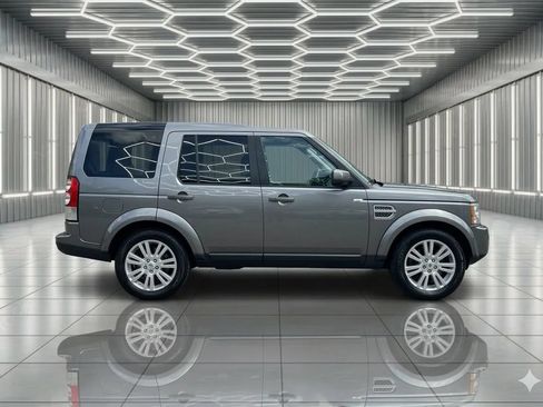 Used 2011 Land Rover LR4 HSE LUX AWD/4WD image 2