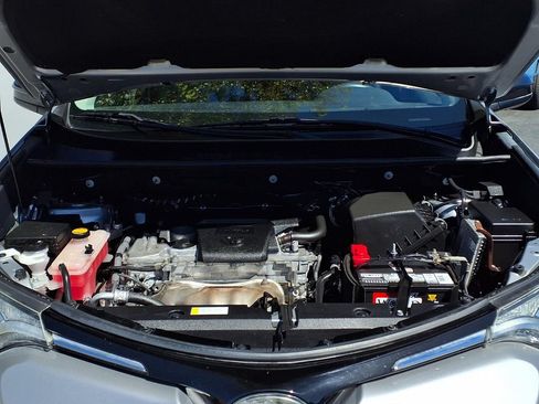 Used 2018 Toyota RAV4 LE w/ All Weather Liner Package FWD image 3