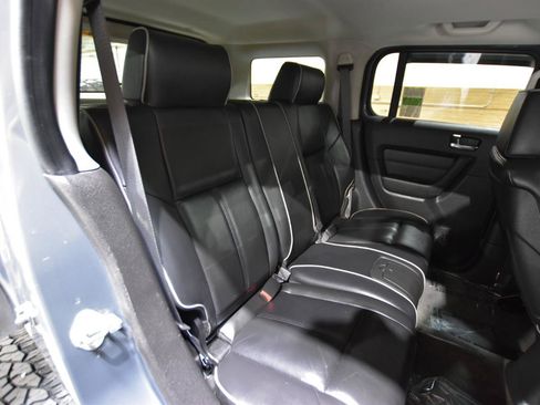 Used 2009 HUMMER H3 Luxury AWD/4WD image 31