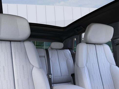 New 2025 Cadillac Lyriq Luxury image 24