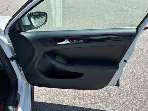 Used 2018 Volkswagen Jetta GLI FWD image 38