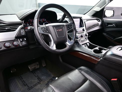 Used 2016 GMC Yukon XL SLT image 12