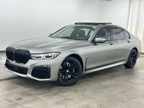 Used 2022 BMW 750i xDrive w/ Executive Package image 1
