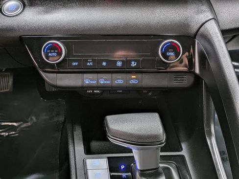 Used 2023 Hyundai Elantra SEL FWD image 26