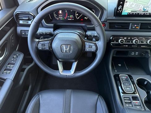 Certified 2025 Honda Pilot Touring image 27