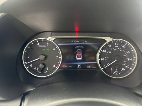Used 2025 Nissan Sentra SV FWD image 31