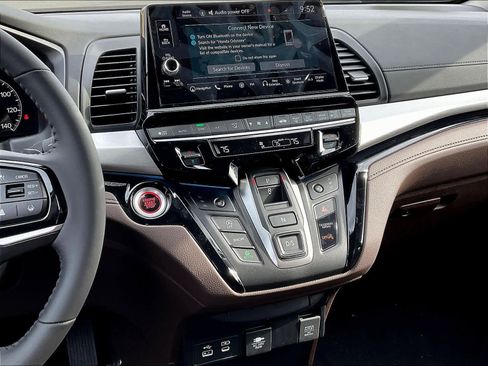 New 2026 Honda Odyssey Touring image 13