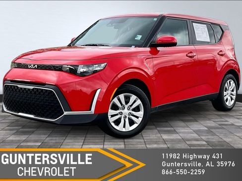 Used 2024 Kia Soul LX image 1