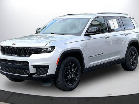 Used 2024 Jeep Grand Cherokee L Laredo AWD/4WD image 4