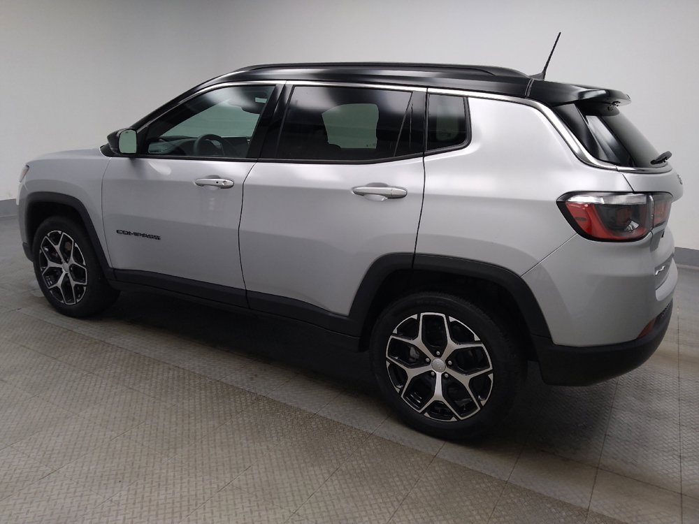 Used 2024 Jeep Compass Limited AWD/4WD image 3