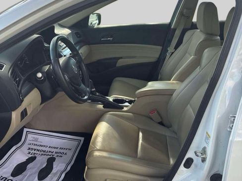 Used 2014 Acura ILX Hybrid w/ Technology Package FWD image 4