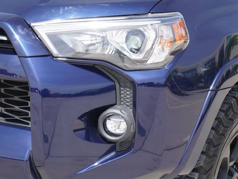 Used 2021 Toyota 4Runner SR5 AWD/4WD image 2