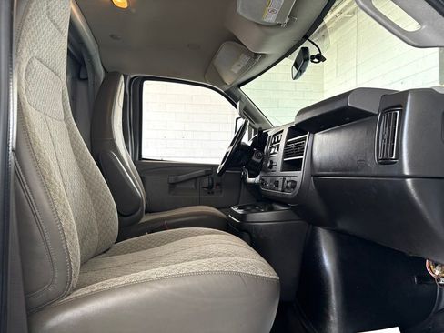 Used 2021 Chevrolet Express 3500 w/ Power Convenience Package RWD image 16