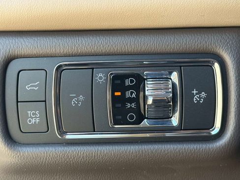 Used 2022 Lincoln Nautilus Reserve AWD/4WD image 33