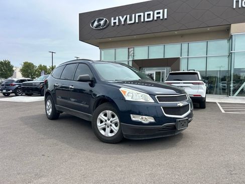 Used 2011 Chevrolet Traverse LS FWD image 6