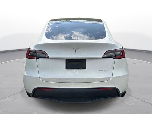 Used 2021 Tesla Model Y Long Range AWD/4WD image 7
