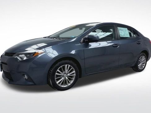 Used 2015 Toyota Corolla LE image 4