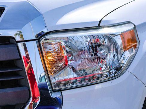 Used 2015 Toyota Tundra SR5 image 18