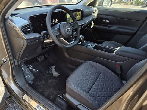 New 2025 Nissan Kicks SV w/ Illumination Package image 7