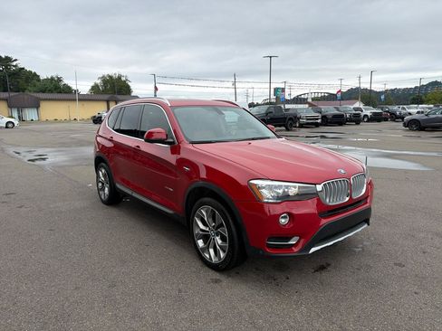Used 2017 BMW X3 xDrive28i AWD/4WD image 3