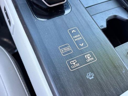 Certified 2023 Nissan Ariya AWD image 23