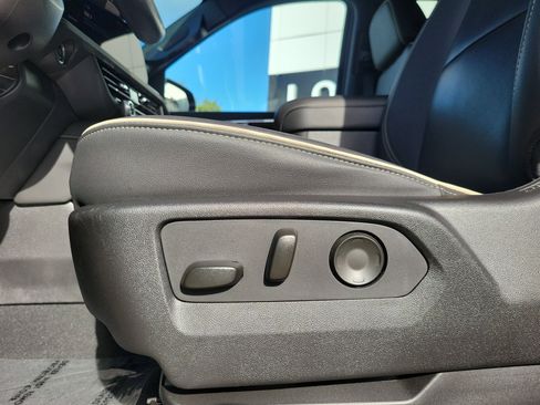 Used 2025 Chevrolet Tahoe Premier image 13