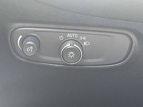 Used 2019 Chevrolet Equinox LT FWD image 28