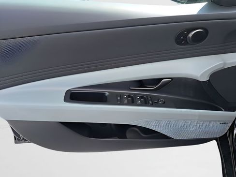 New 2026 Hyundai Elantra Limited FWD image 12
