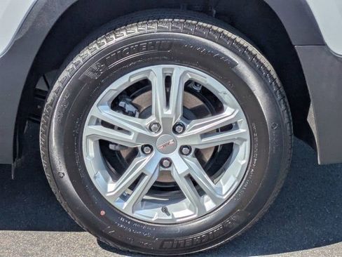 Used 2024 GMC Terrain SLE image 13