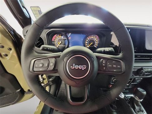 New 2025 Jeep Gladiator Rubicon w/ Convenience Group image 12