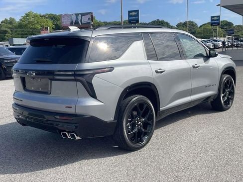 Used 2024 Chevrolet Traverse RS AWD/4WD image 3