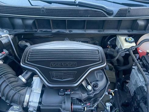 Used 2017 Cadillac XT5 Luxury image 37