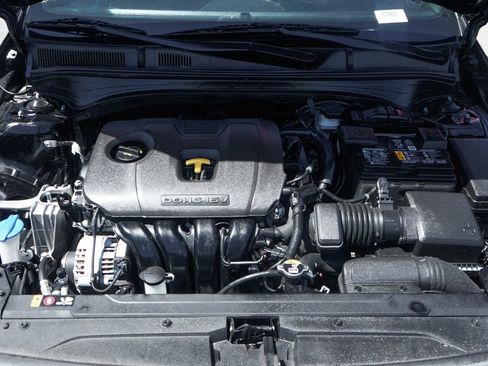 Used 2022 Kia Forte GT-Line w/ GT-Line Premium Package FWD image 11