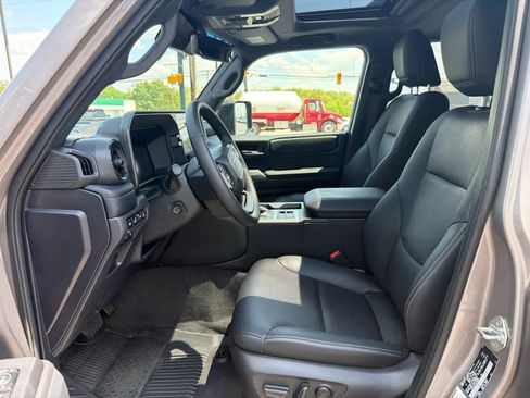 Used 2025 Toyota Land Cruiser AWD/4WD image 5