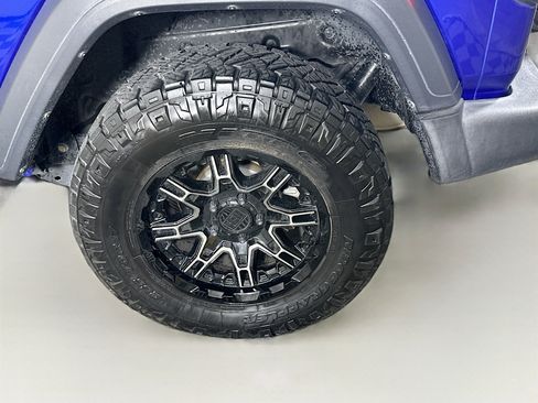 Used 2018 Jeep Wrangler Sport AWD/4WD image 11