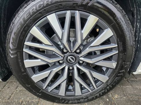 Used 2024 Nissan Altima 2.5 SV AWD/4WD image 8