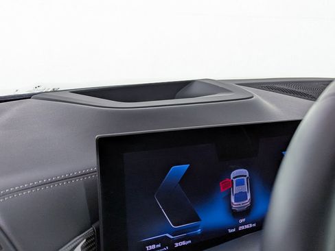 Certified 2024 BMW X6 M60i w/ Dynamic Handling Package image 17