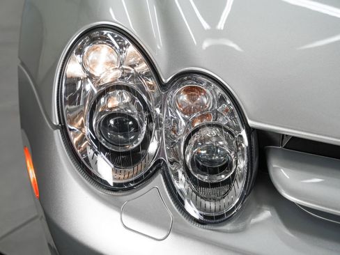 Used 2006 Mercedes-Benz SLR image 12