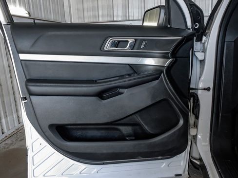 Used 2017 Ford Explorer XLT w/ Equipment Group 202A image 44