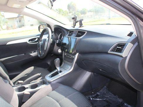 Used 2013 Nissan Sentra SR FWD image 24